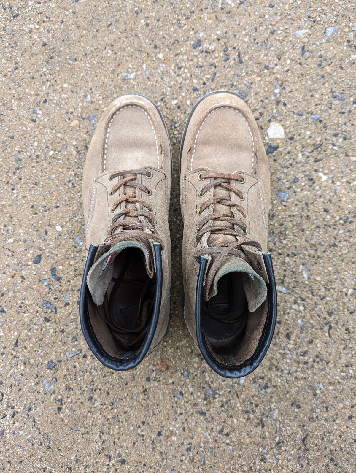 Photo by polishengineering on February 1, 2023 of the Red Wing 6-Inch Classic Moc in S.B. Foot Slate Muleskinner.