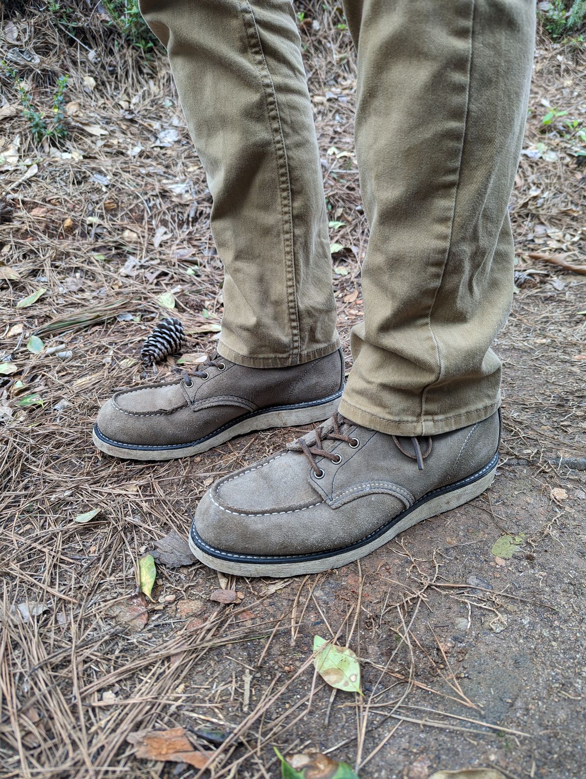 Photo by polishengineering on March 2, 2023 of the Red Wing 6-Inch Classic Moc in S.B. Foot Slate Muleskinner.