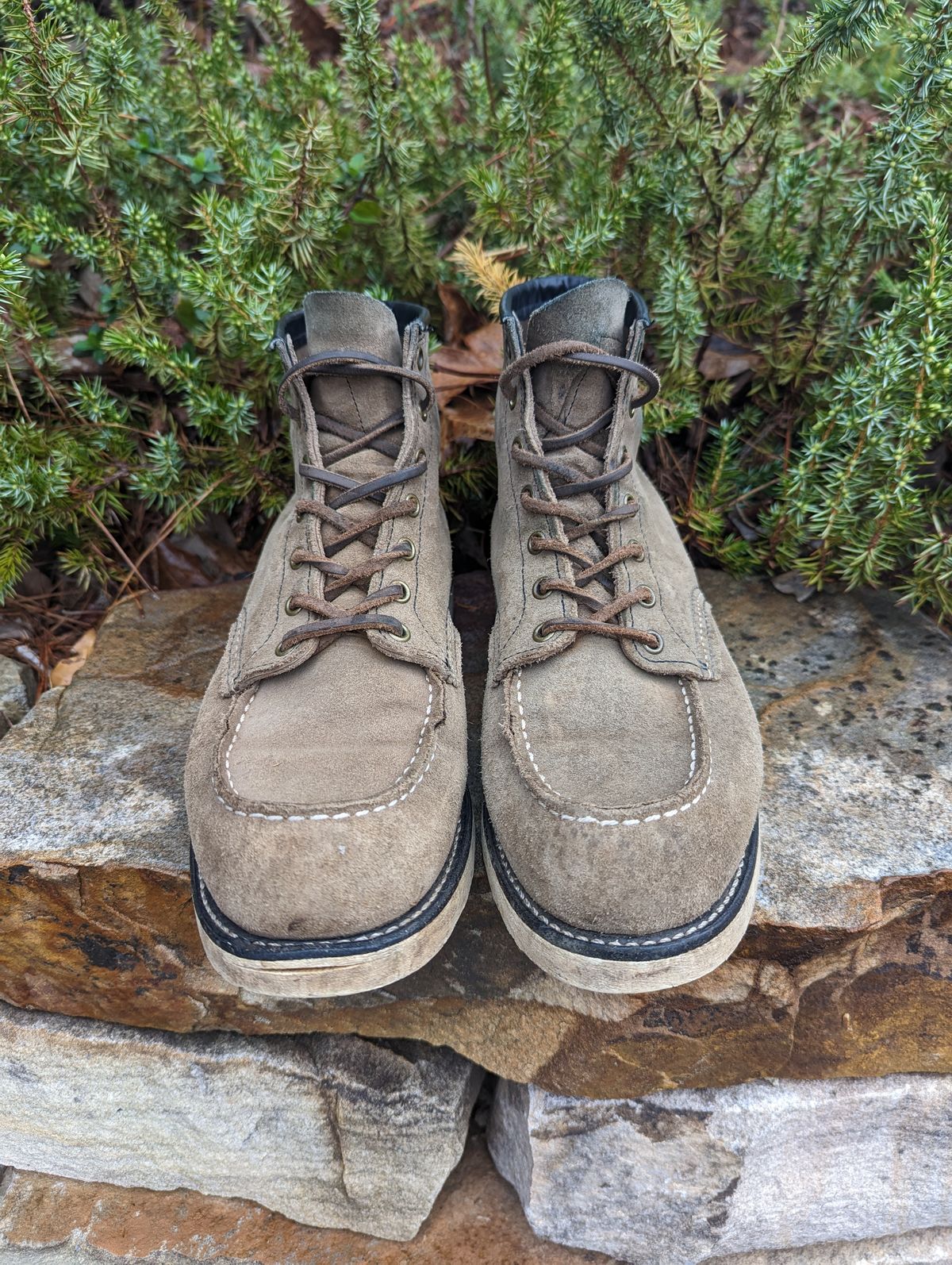 Photo by polishengineering on March 2, 2023 of the Red Wing 6-Inch Classic Moc in S.B. Foot Slate Muleskinner.