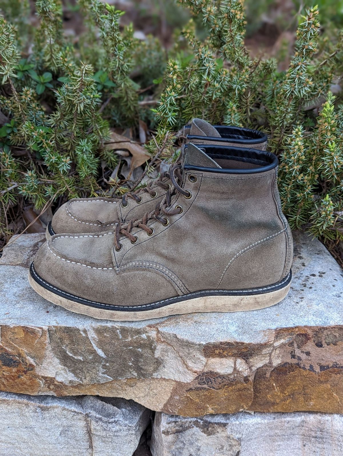 Photo by polishengineering on April 1, 2023 of the Red Wing 6-Inch Classic Moc in S.B. Foot Slate Muleskinner.