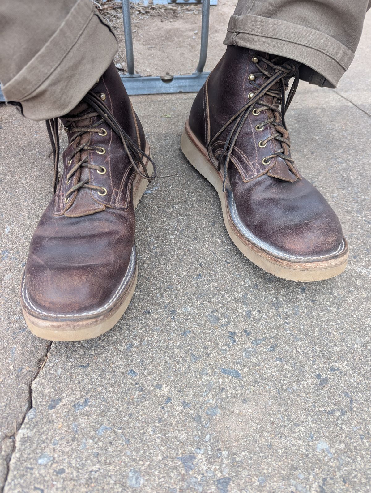 Photo by polishengineering on March 4, 2025 of the Nicks Lace Up Heritage in Horween Tan Waxed Flesh.