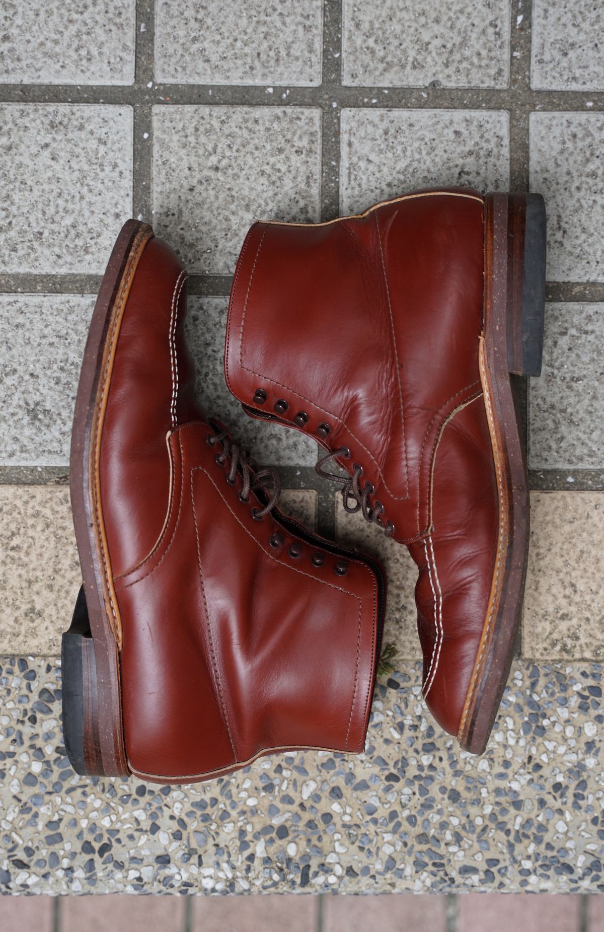 Photo by selvedgeline on November 4, 2022 of the Alden Indy Boot in Unknown Material.