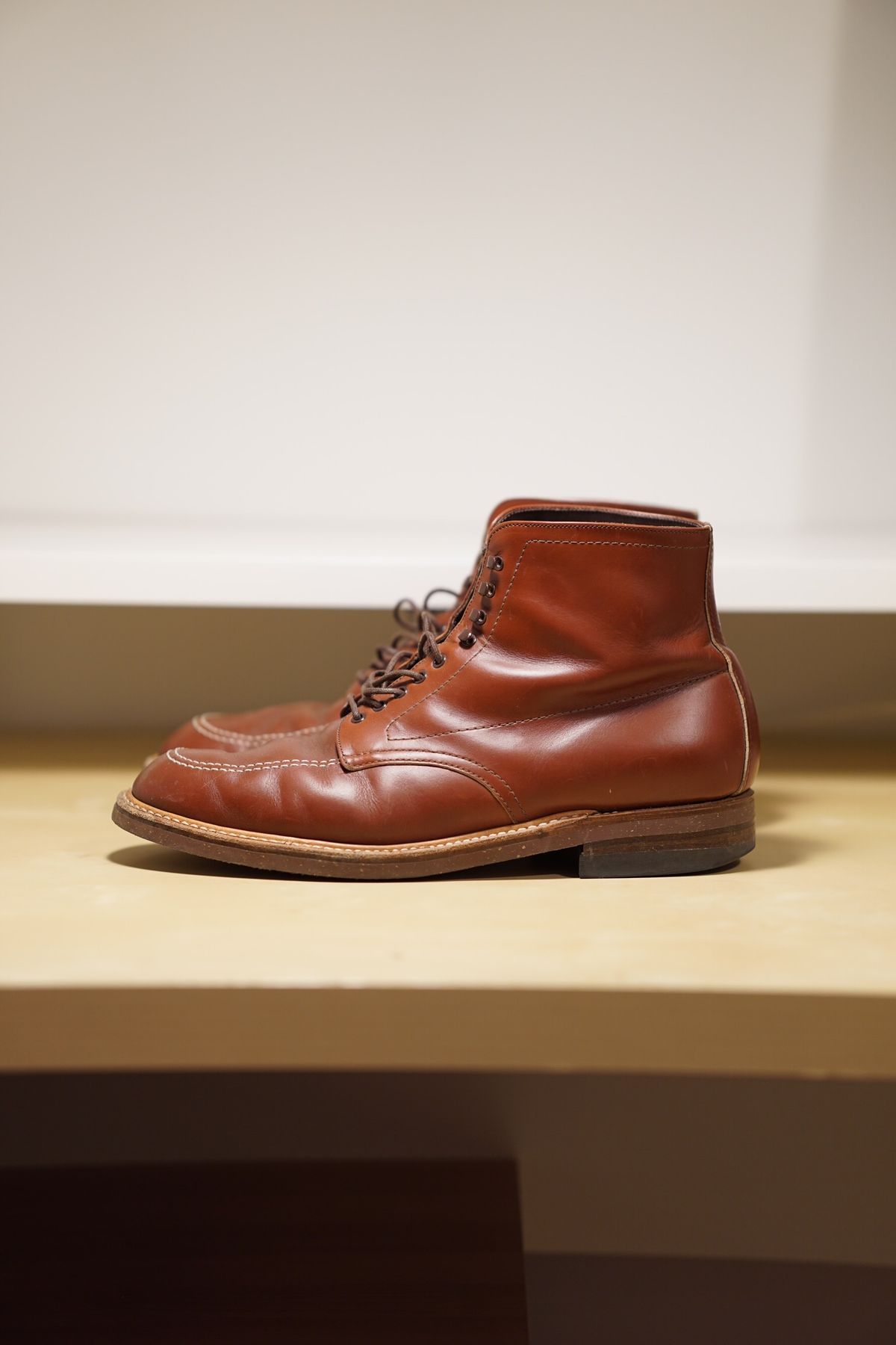 Photo by selvedgeline on December 5, 2022 of the Alden Indy Boot in Unknown Material.