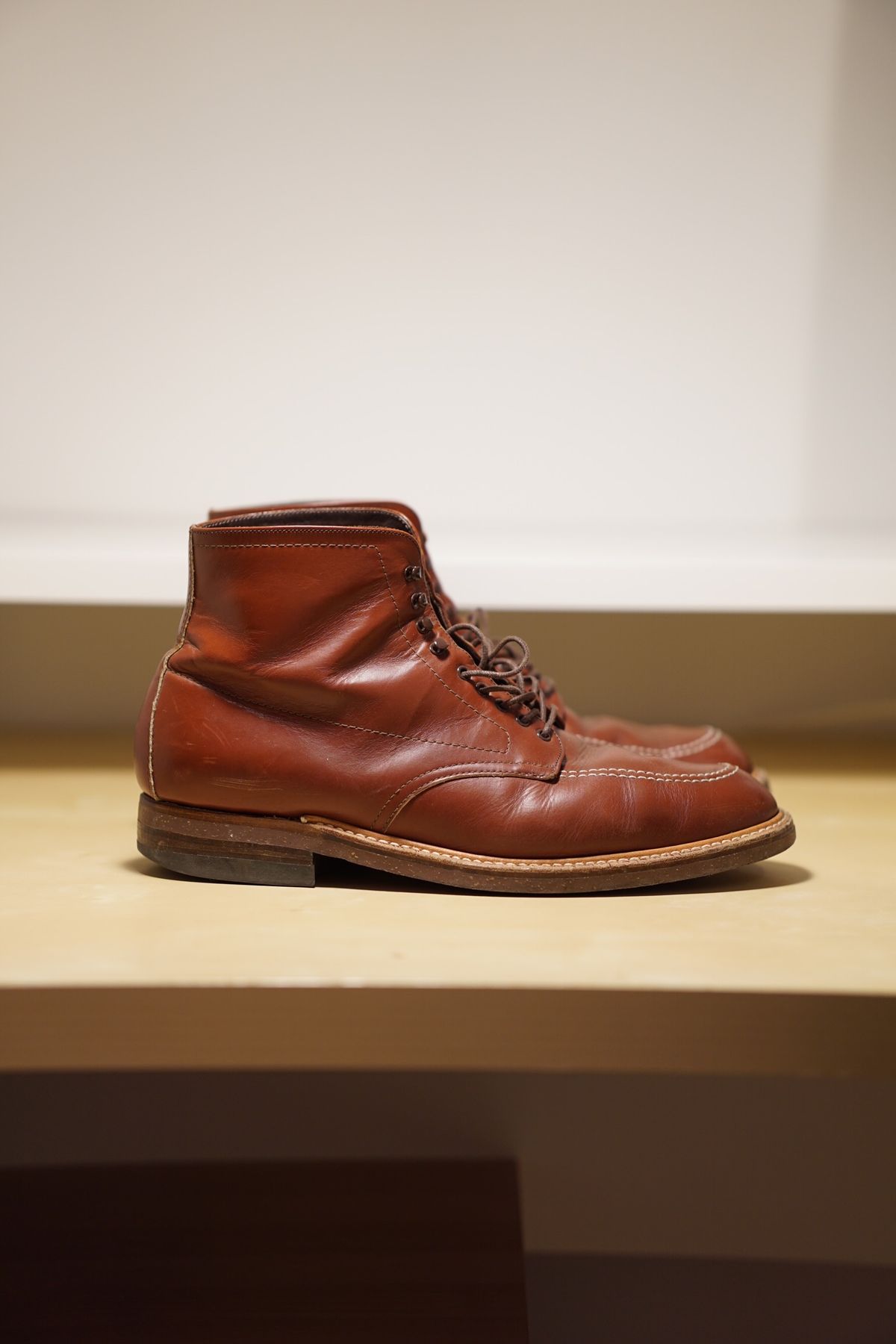 Photo by selvedgeline on December 5, 2022 of the Alden Indy Boot in Unknown Material.
