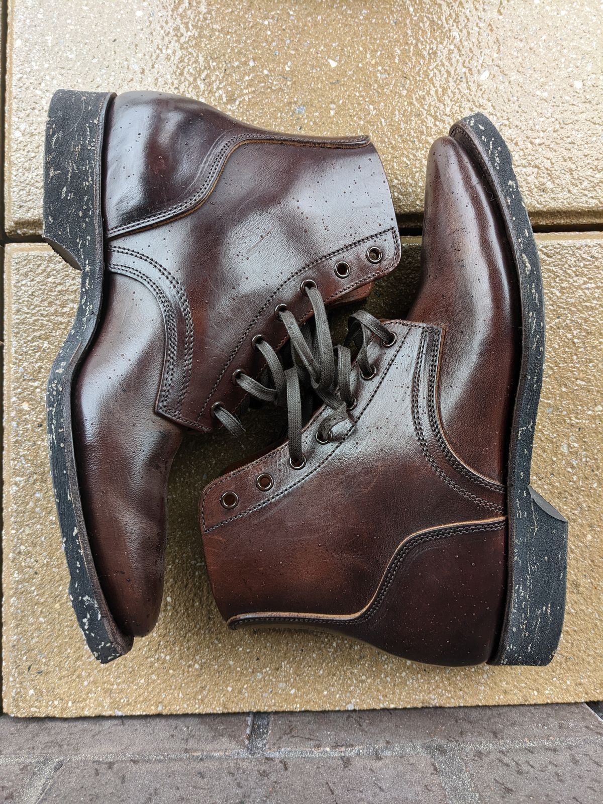 Photo by looking.down_ on October 3, 2022 of the Clinch Yeager Boots in Brown-Overdyed Horsebutt.