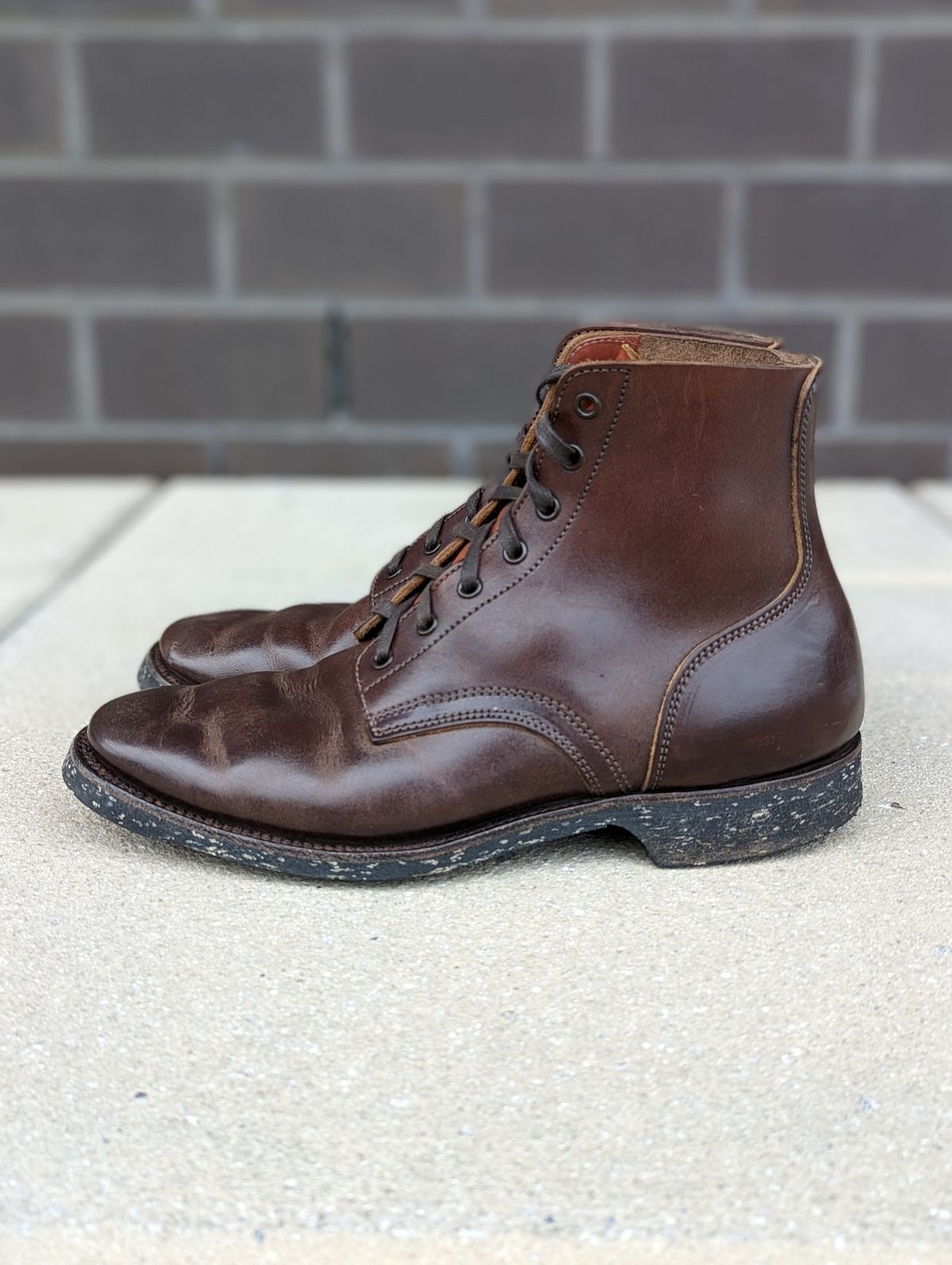 Photo by looking.down_ on November 1, 2022 of the Clinch Yeager Boots in Brown-Overdyed Horsebutt.