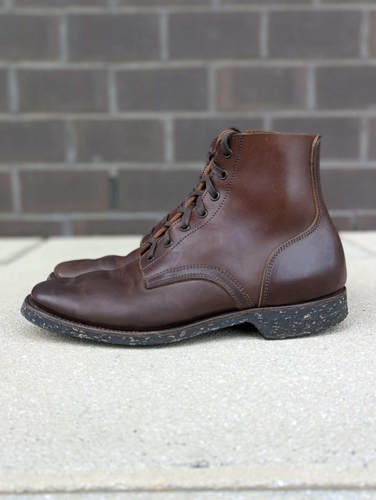 Photo by looking.down_ on January 4, 2023 of the Clinch Yeager Boots in Brown-Overdyed Horsebutt.