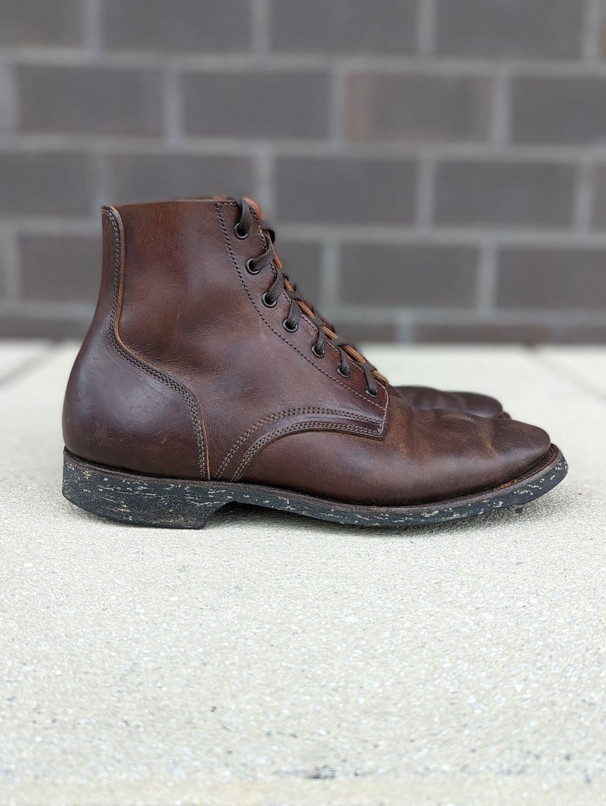 Photo by looking.down_ on January 4, 2023 of the Clinch Yeager Boots in Brown-Overdyed Horsebutt.