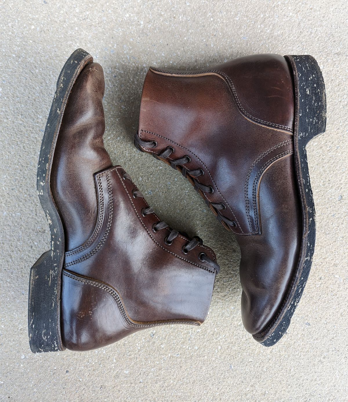 Photo by looking.down_ on February 5, 2023 of the Clinch Yeager Boots in Brown-Overdyed Horsebutt.