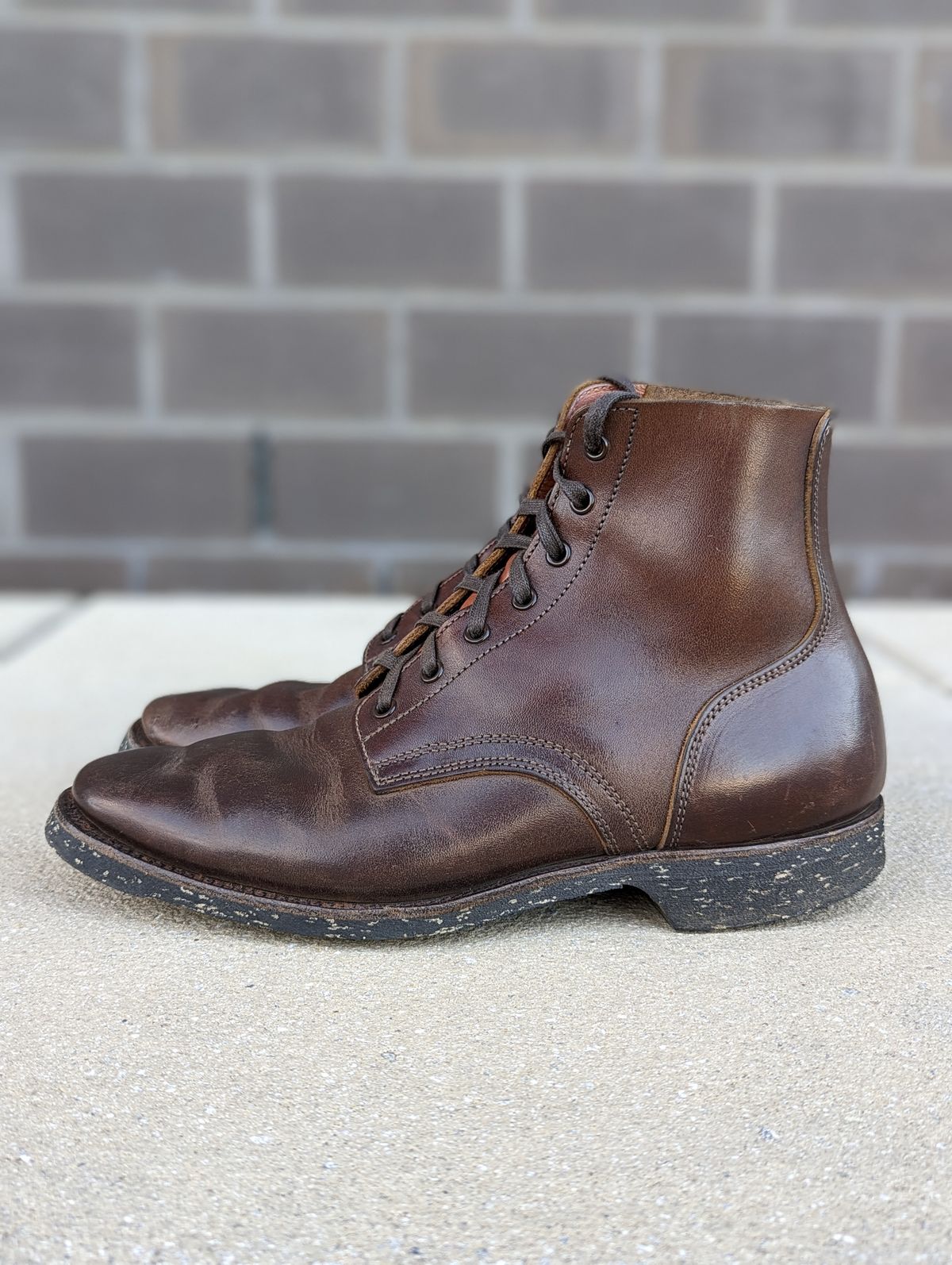 Photo by looking.down_ on March 4, 2023 of the Clinch Yeager Boots in Brown-Overdyed Horsebutt.