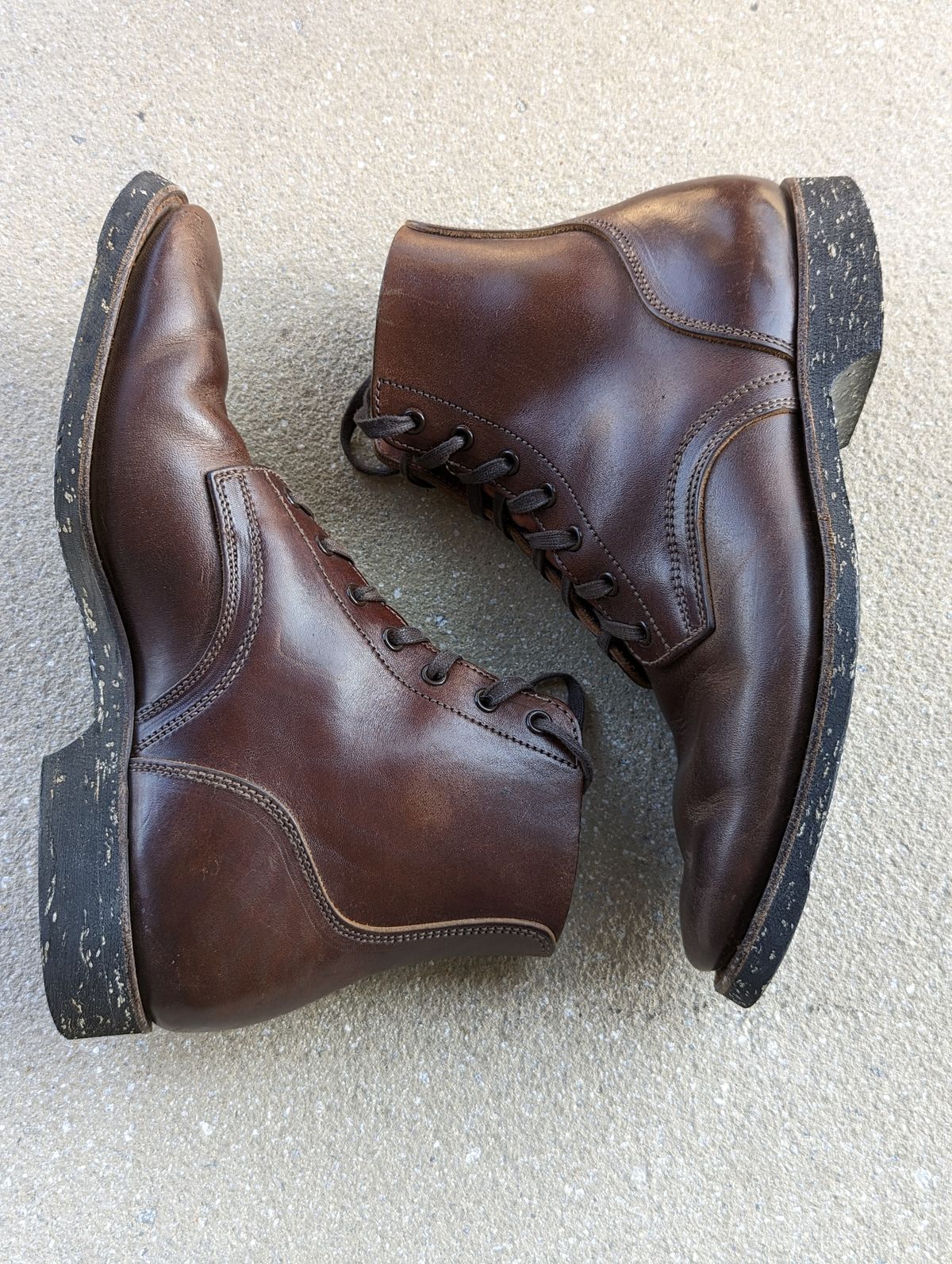 Photo by looking.down_ on April 5, 2023 of the Clinch Yeager Boots in Brown-Overdyed Horsebutt.