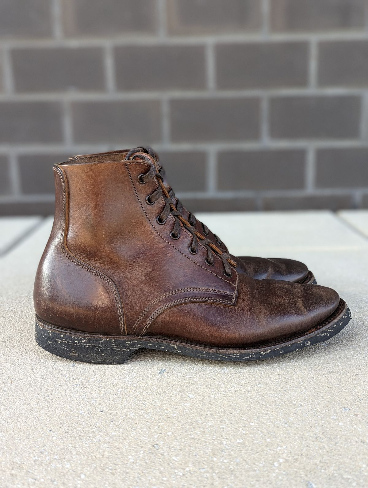 Photo by looking.down_ on April 5, 2023 of the Clinch Yeager Boots in Brown-Overdyed Horsebutt.