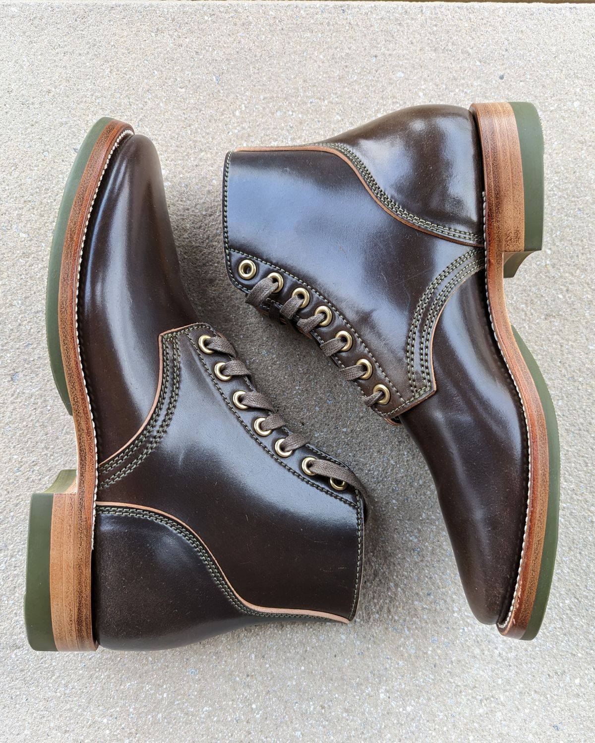 Photo by looking.down_ on November 1, 2022 of the Quan Shoemaker Unknown Model in Horween Dark Cognac Shell Cordovan.