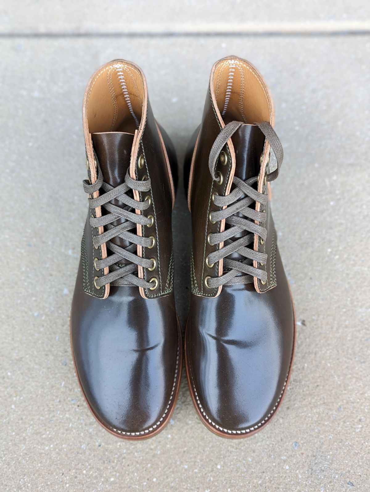 Photo by looking.down_ on November 1, 2022 of the Quan Shoemaker Unknown Model in Horween Dark Cognac Shell Cordovan.