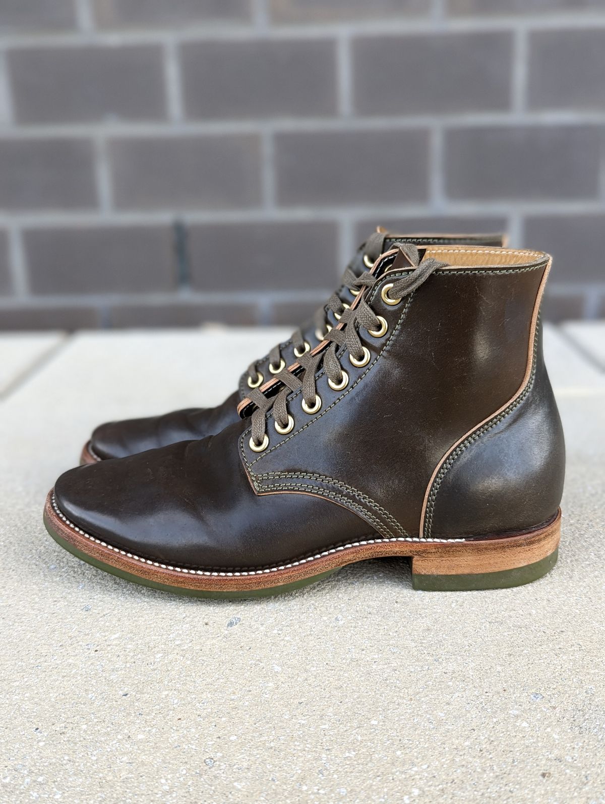 Photo by looking.down_ on December 4, 2022 of the Quan Shoemaker Unknown Model in Horween Dark Cognac Shell Cordovan.