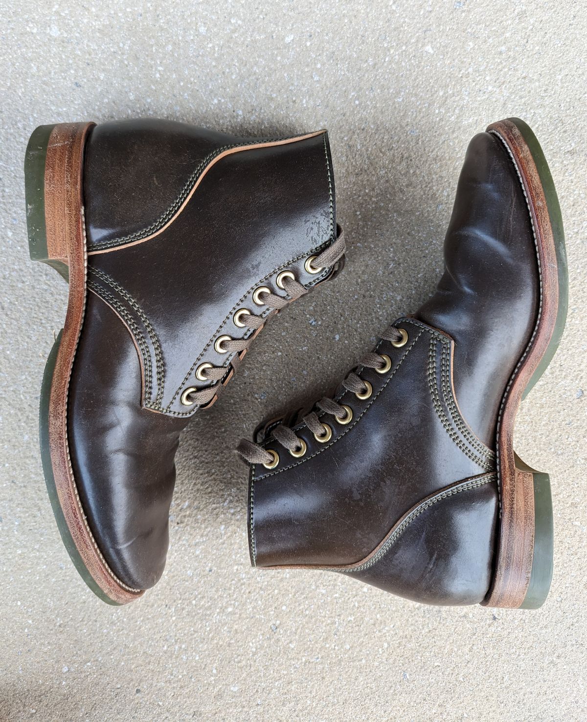 Photo by looking.down_ on February 5, 2023 of the Quan Shoemaker Unknown Model in Horween Dark Cognac Shell Cordovan.