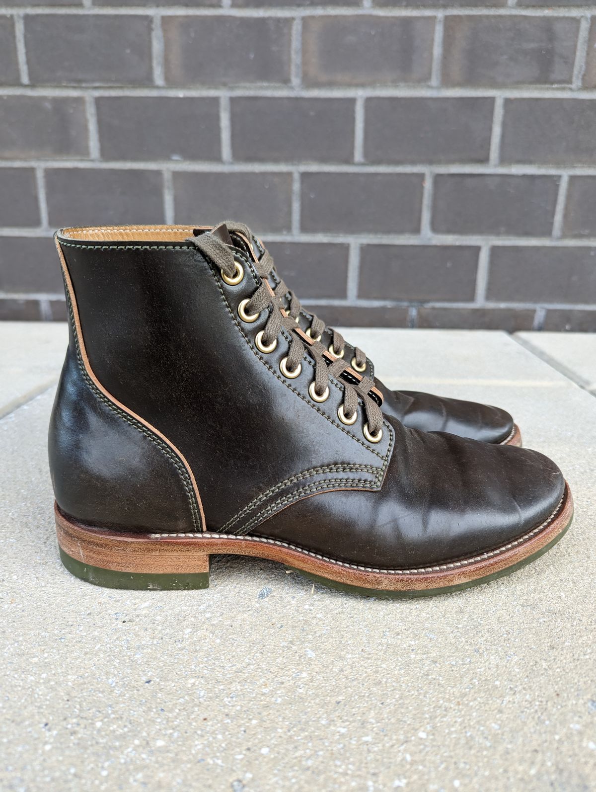 Photo by looking.down_ on February 5, 2023 of the Quan Shoemaker Unknown Model in Horween Dark Cognac Shell Cordovan.