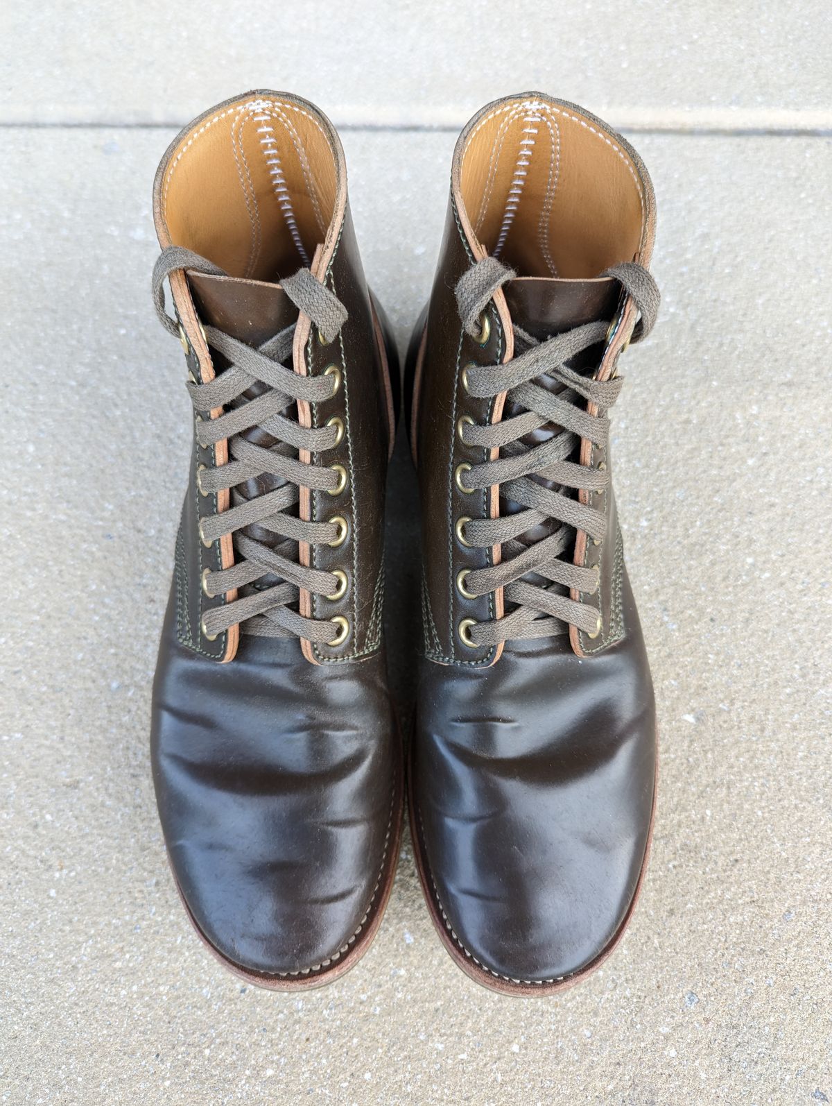 Photo by looking.down_ on February 5, 2023 of the Quan Shoemaker Unknown Model in Horween Dark Cognac Shell Cordovan.