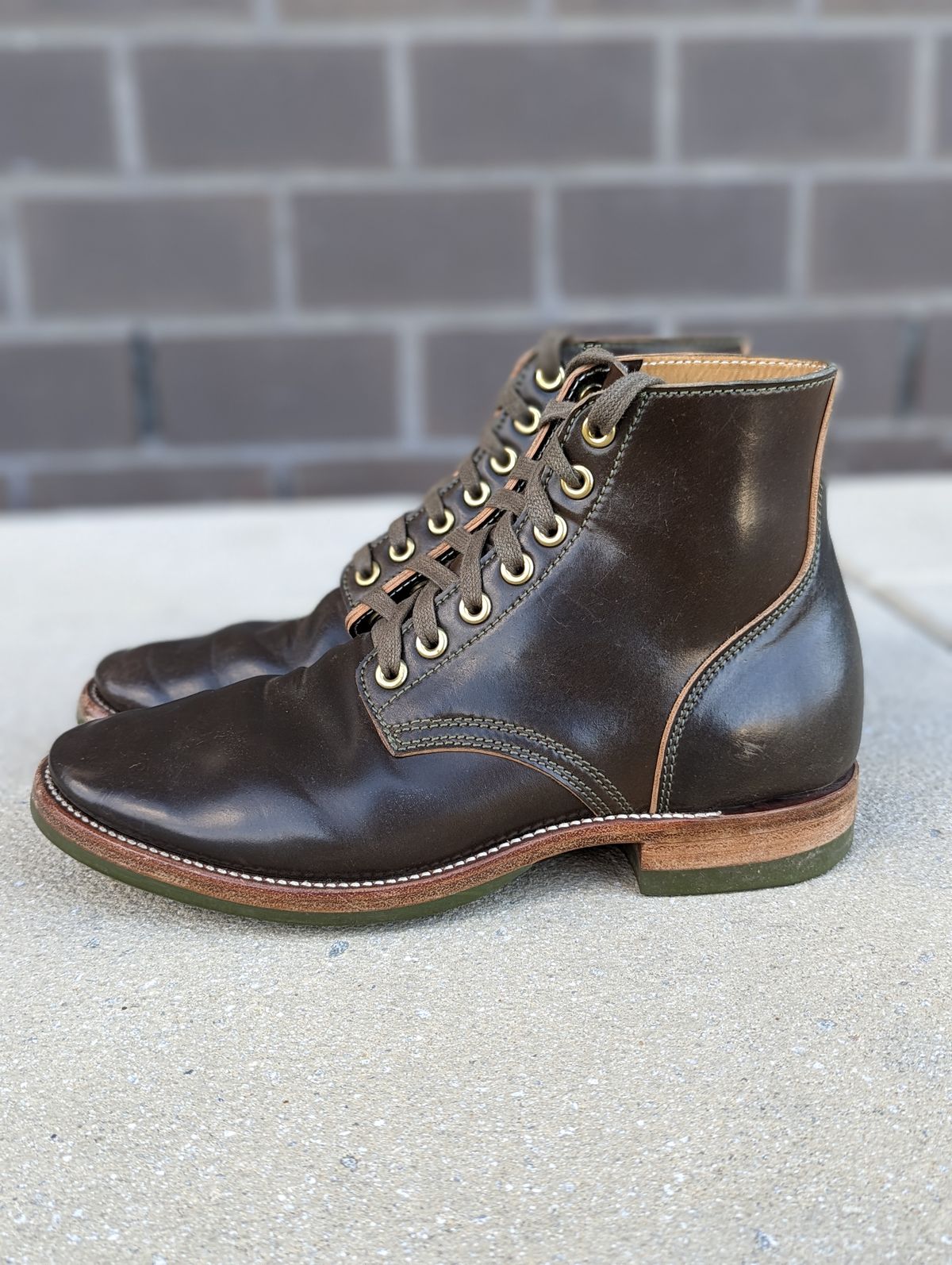 Photo by looking.down_ on March 4, 2023 of the Quan Shoemaker Unknown Model in Horween Dark Cognac Shell Cordovan.