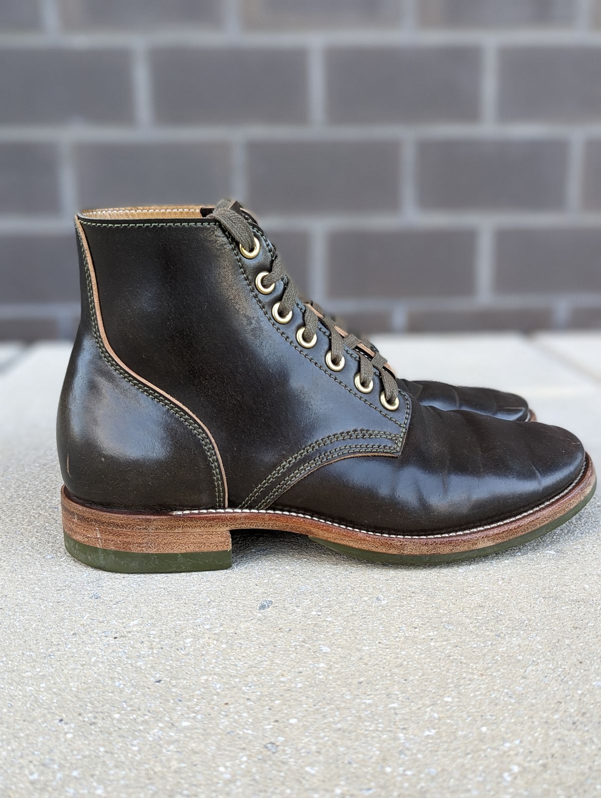 Photo by looking.down_ on March 4, 2023 of the Quan Shoemaker Unknown Model in Horween Dark Cognac Shell Cordovan.