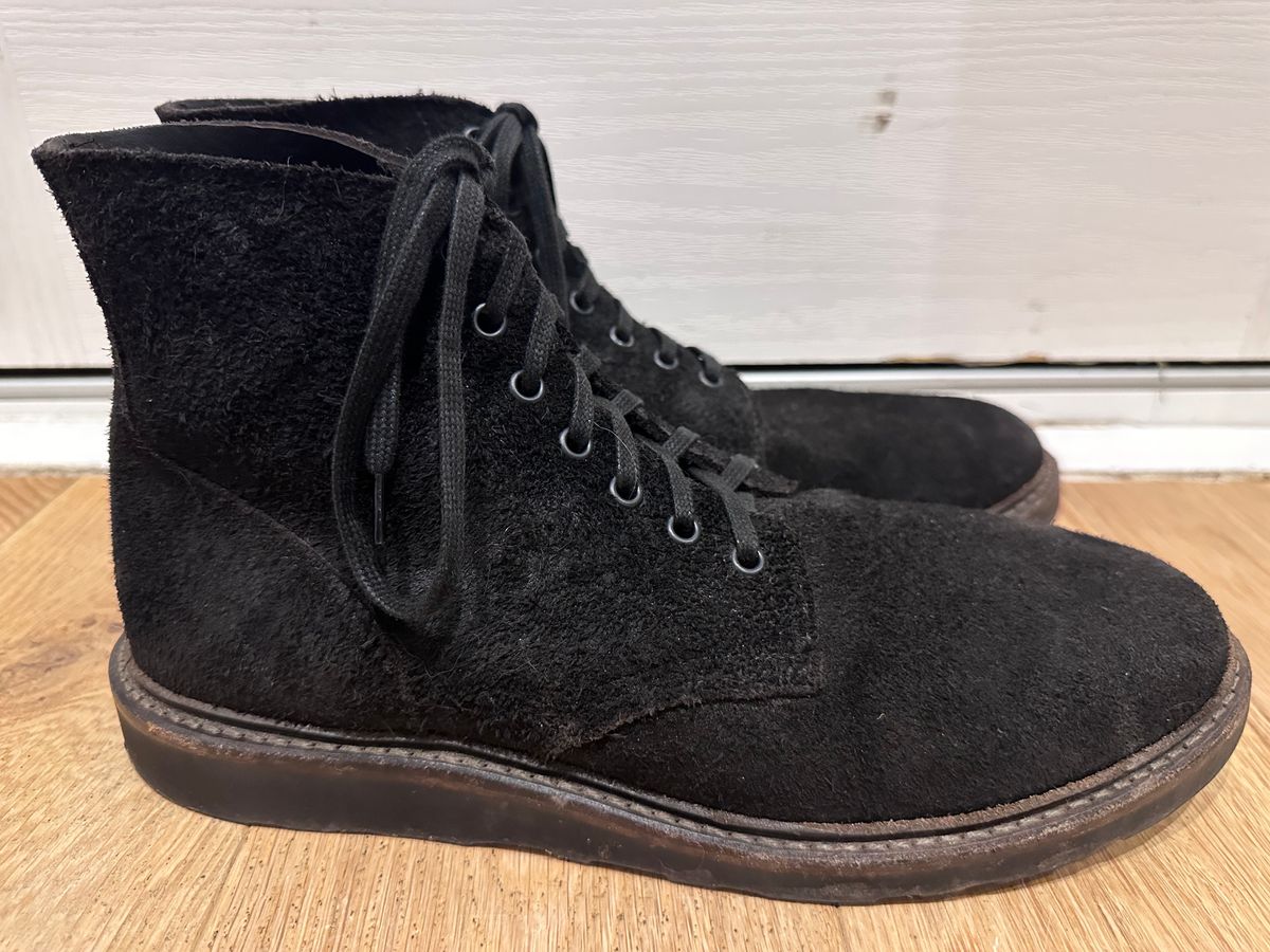 Photo by TheGiuce on January 5, 2023 of the Oak Street Bootmakers Field Boot in Seidel Black Oiled Congo Shrunken Bison Roughout.