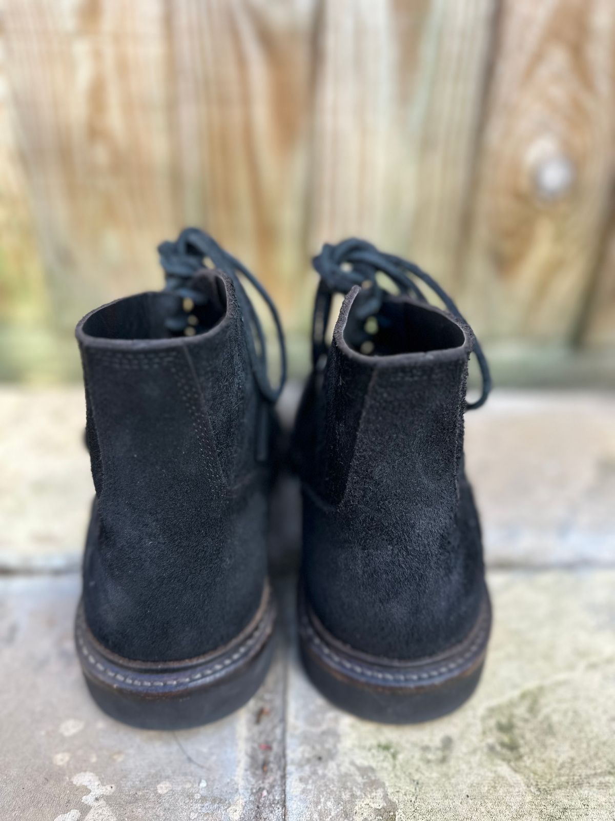 Photo by TheGiuce on March 2, 2023 of the Oak Street Bootmakers Field Boot in Seidel Black Oiled Congo Shrunken Bison Roughout.