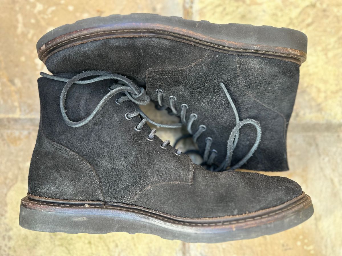 Photo by TheGiuce on March 2, 2023 of the Oak Street Bootmakers Field Boot in Seidel Black Oiled Congo Shrunken Bison Roughout.