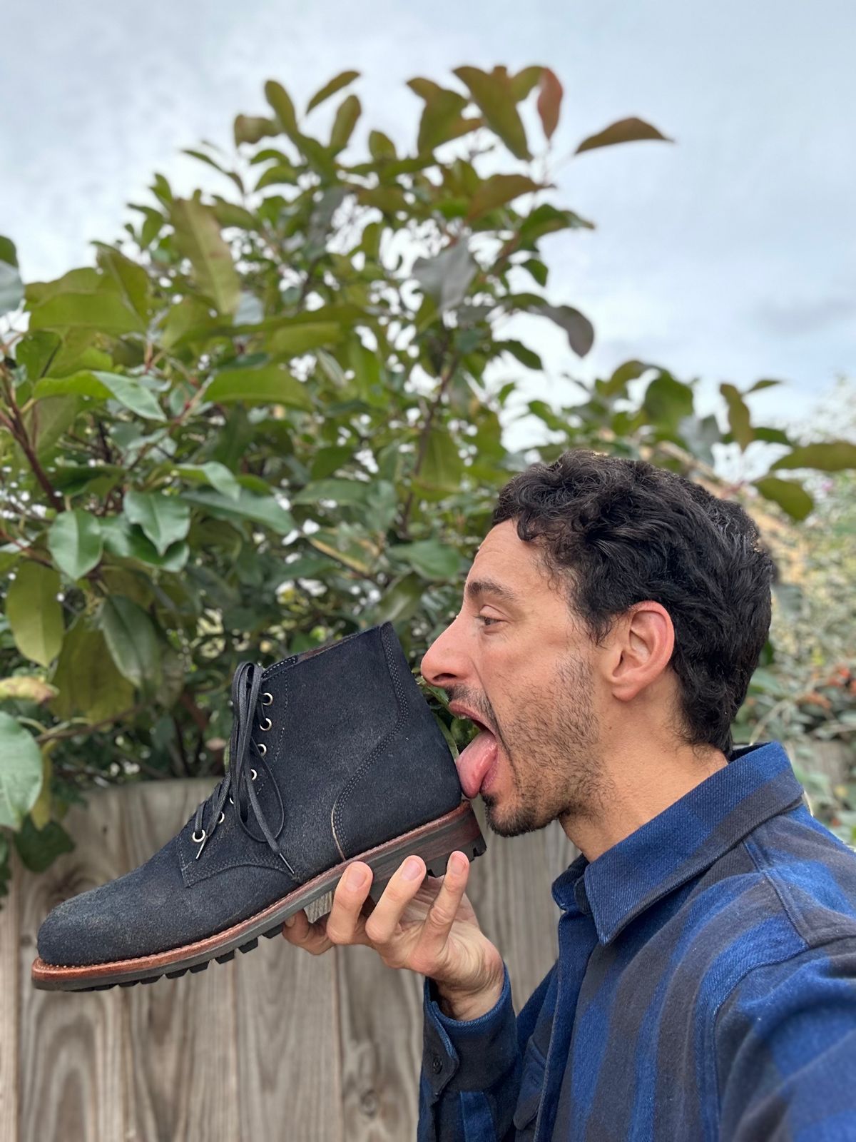 Photo by TheGiuce on October 1, 2023 of the Oak Street Bootmakers Field Boot in Horween Natural Indigo Chromexcel Roughout.