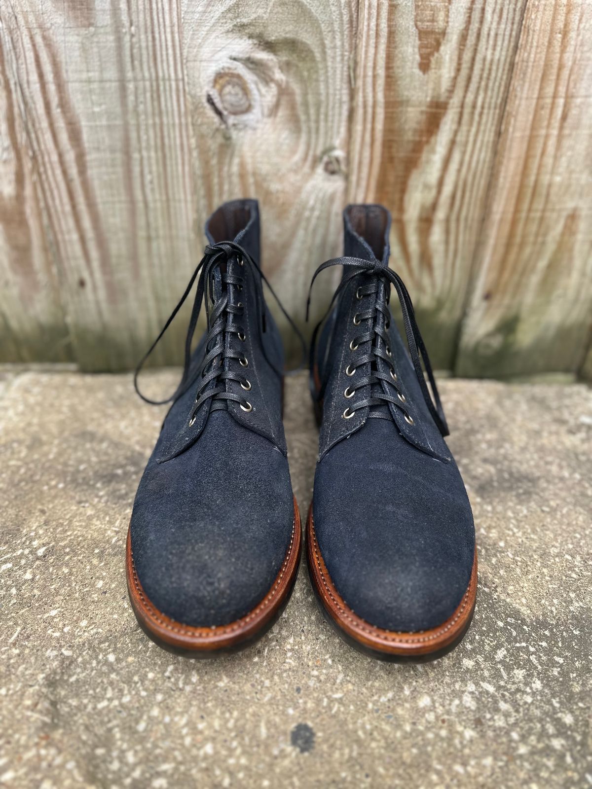 Photo by TheGiuce on October 1, 2023 of the Oak Street Bootmakers Field Boot in Horween Natural Indigo Chromexcel Roughout.