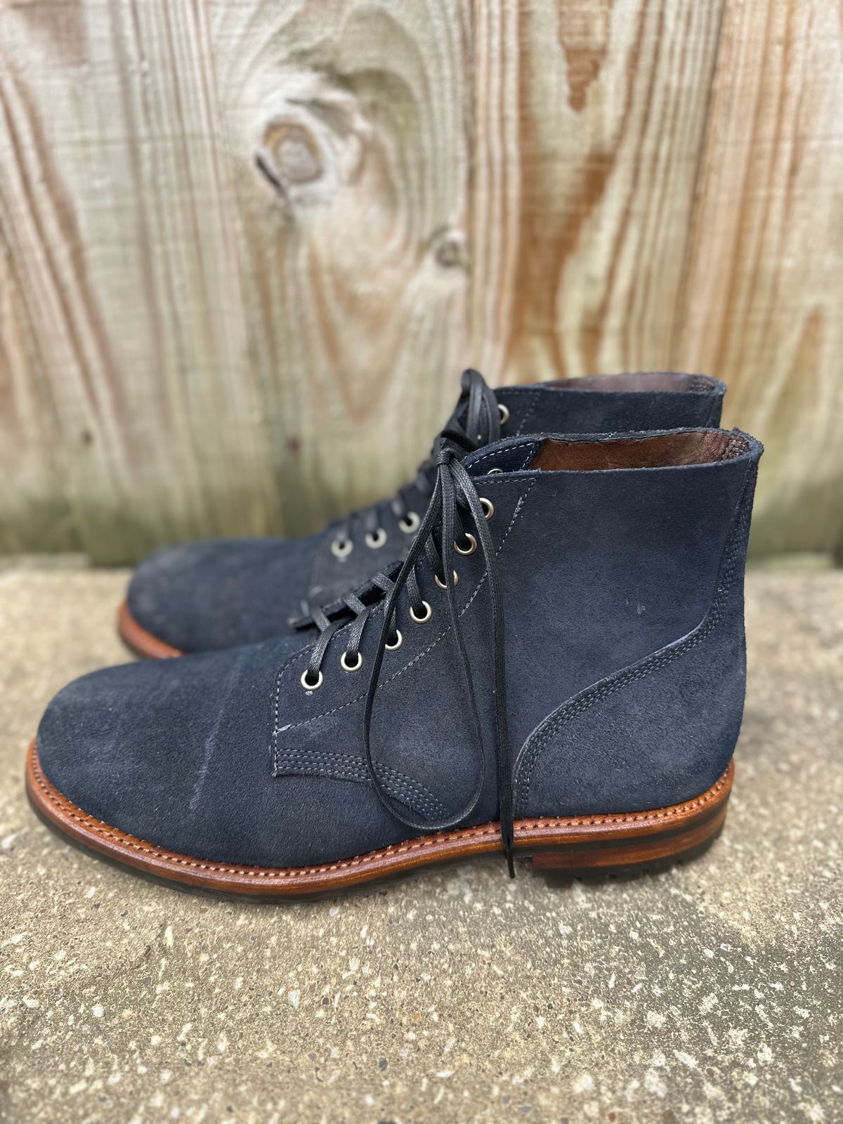 Photo by TheGiuce on October 1, 2023 of the Oak Street Bootmakers Field Boot in Horween Natural Indigo Chromexcel Roughout.