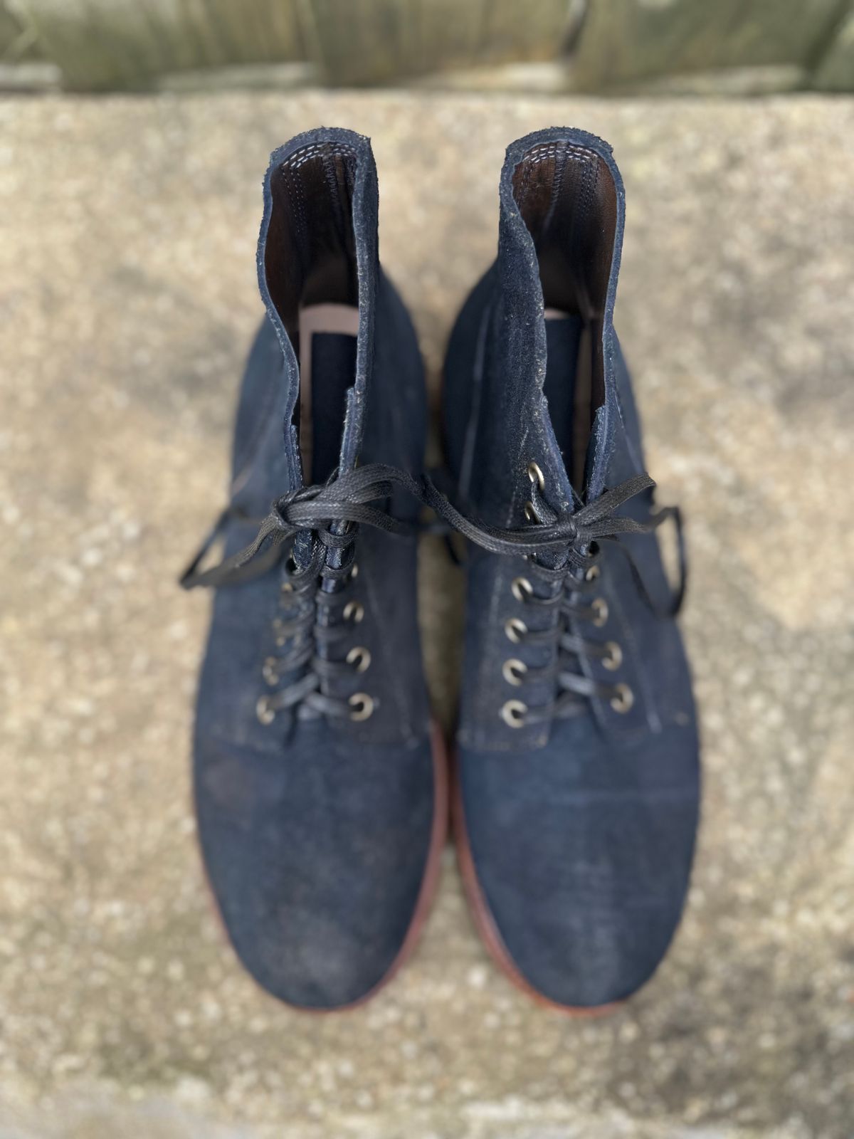 Photo by TheGiuce on October 1, 2023 of the Oak Street Bootmakers Field Boot in Horween Natural Indigo Chromexcel Roughout.