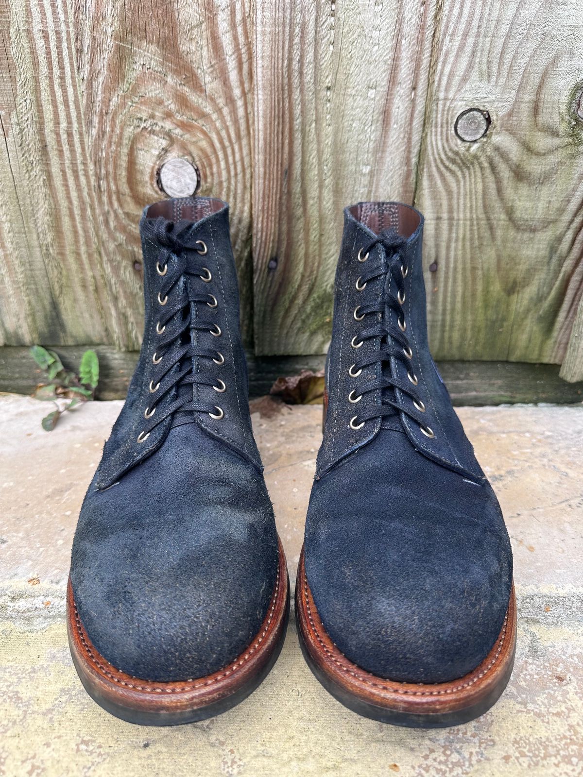 Photo by TheGiuce on November 5, 2023 of the Oak Street Bootmakers Field Boot in Horween Natural Indigo Chromexcel Roughout.