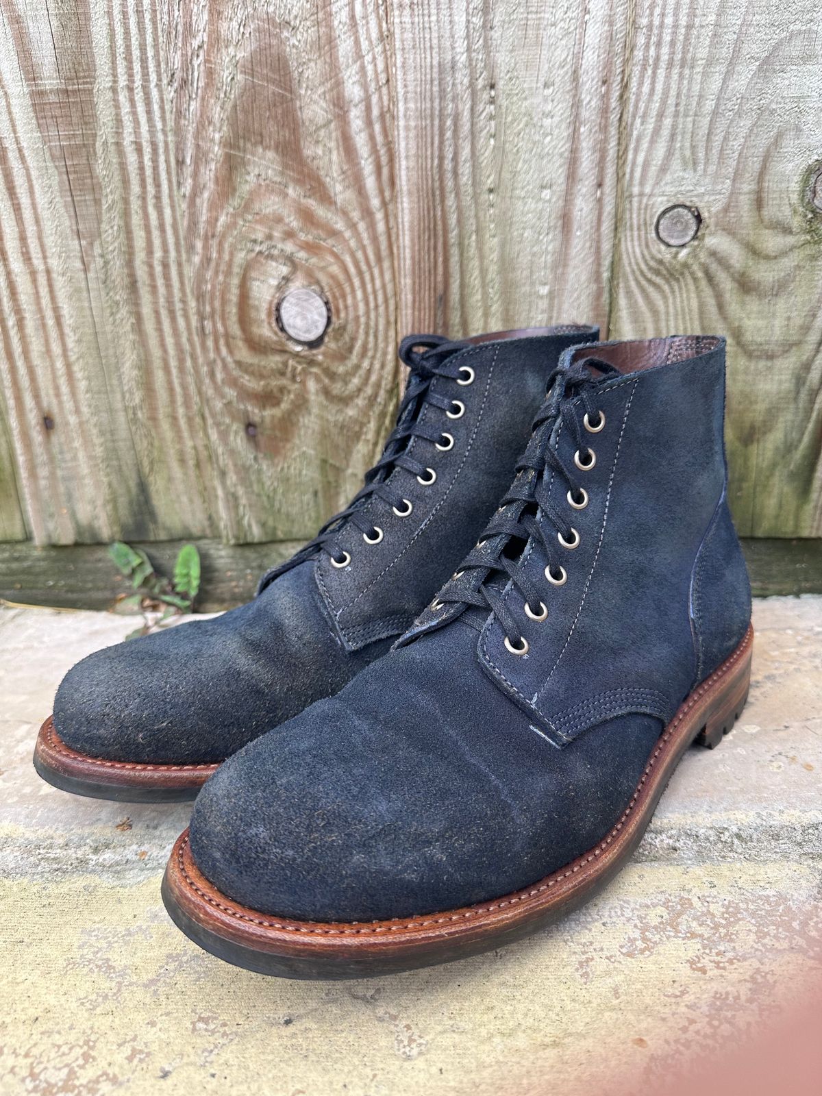 Photo by TheGiuce on November 5, 2023 of the Oak Street Bootmakers Field Boot in Horween Natural Indigo Chromexcel Roughout.