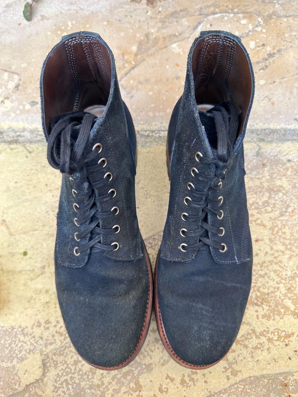 Photo by TheGiuce on November 5, 2023 of the Oak Street Bootmakers Field Boot in Horween Natural Indigo Chromexcel Roughout.