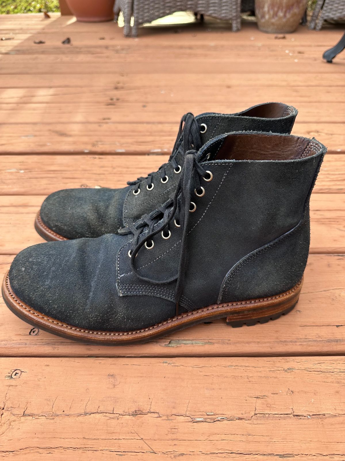 Photo by TheGiuce on December 3, 2023 of the Oak Street Bootmakers Field Boot in Horween Natural Indigo Chromexcel Roughout.