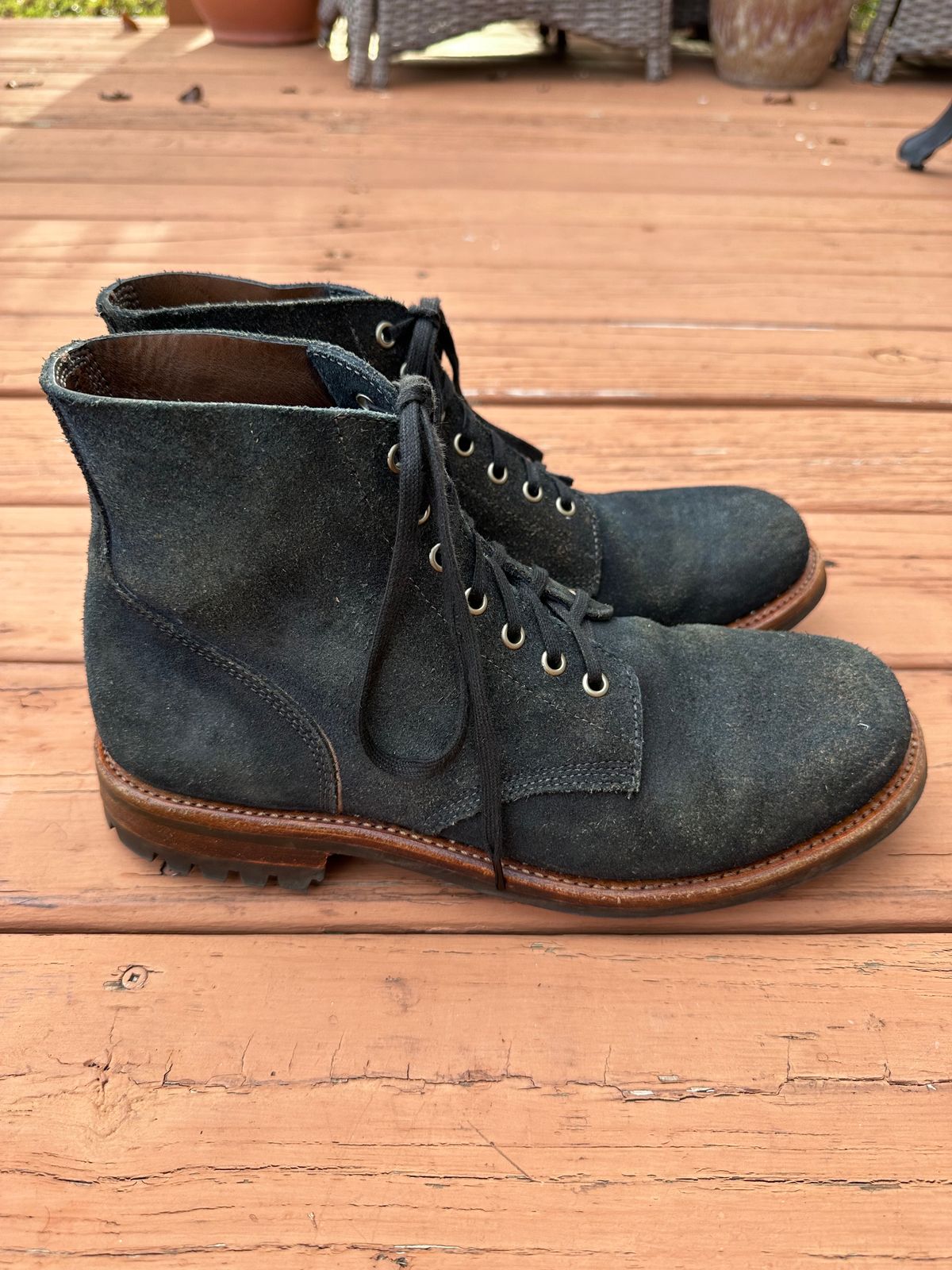 Photo by TheGiuce on December 3, 2023 of the Oak Street Bootmakers Field Boot in Horween Natural Indigo Chromexcel Roughout.