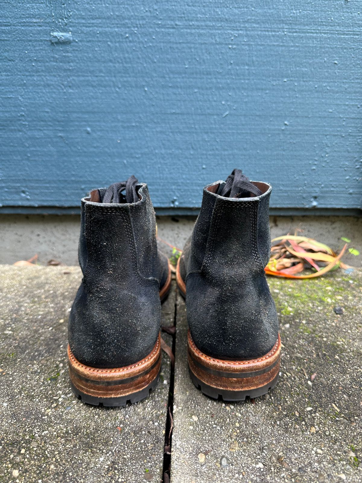 Photo by TheGiuce on March 3, 2024 of the Oak Street Bootmakers Field Boot in Horween Natural Indigo Chromexcel Roughout.