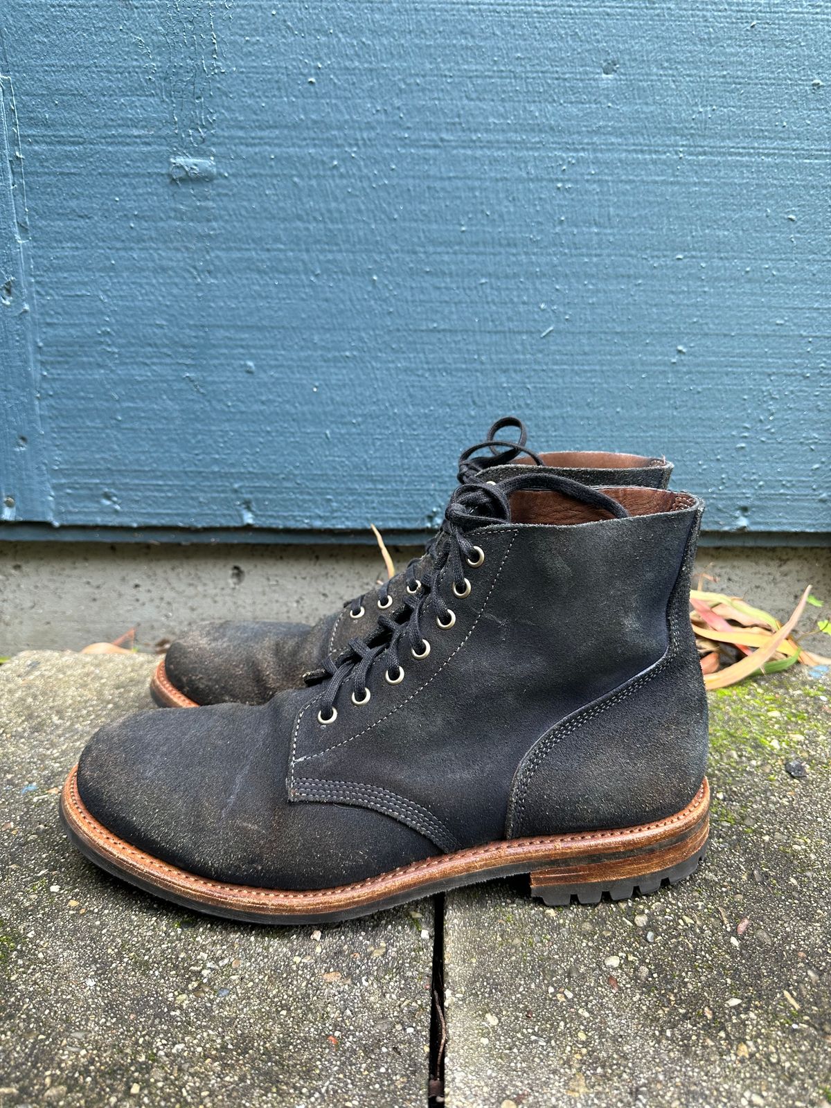 Photo by TheGiuce on March 3, 2024 of the Oak Street Bootmakers Field Boot in Horween Natural Indigo Chromexcel Roughout.