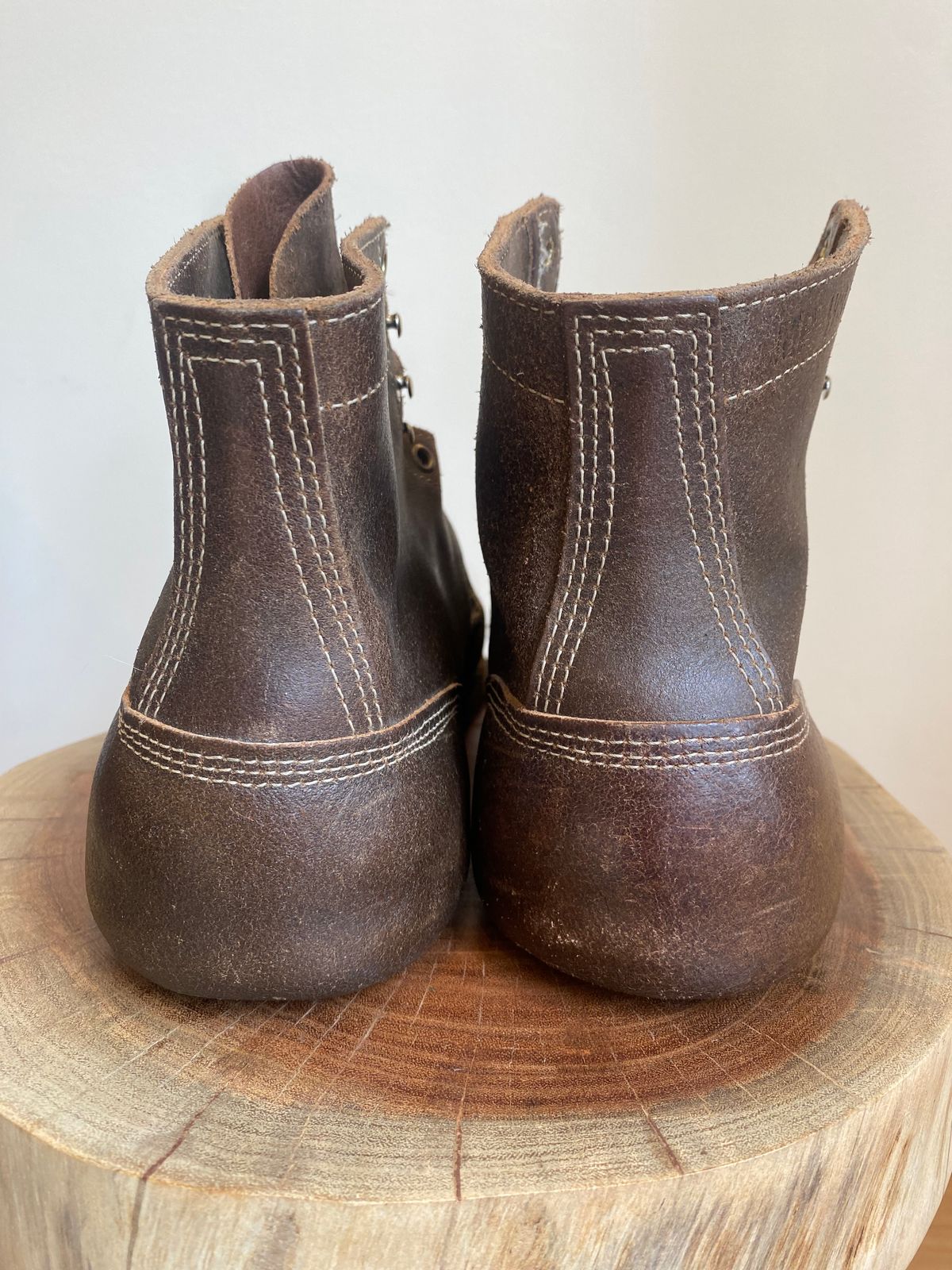 Photo by Hellraysaz on October 15, 2024 of the White's MP-Sherman Toe Cap in Horween Olive Waxed Flesh.