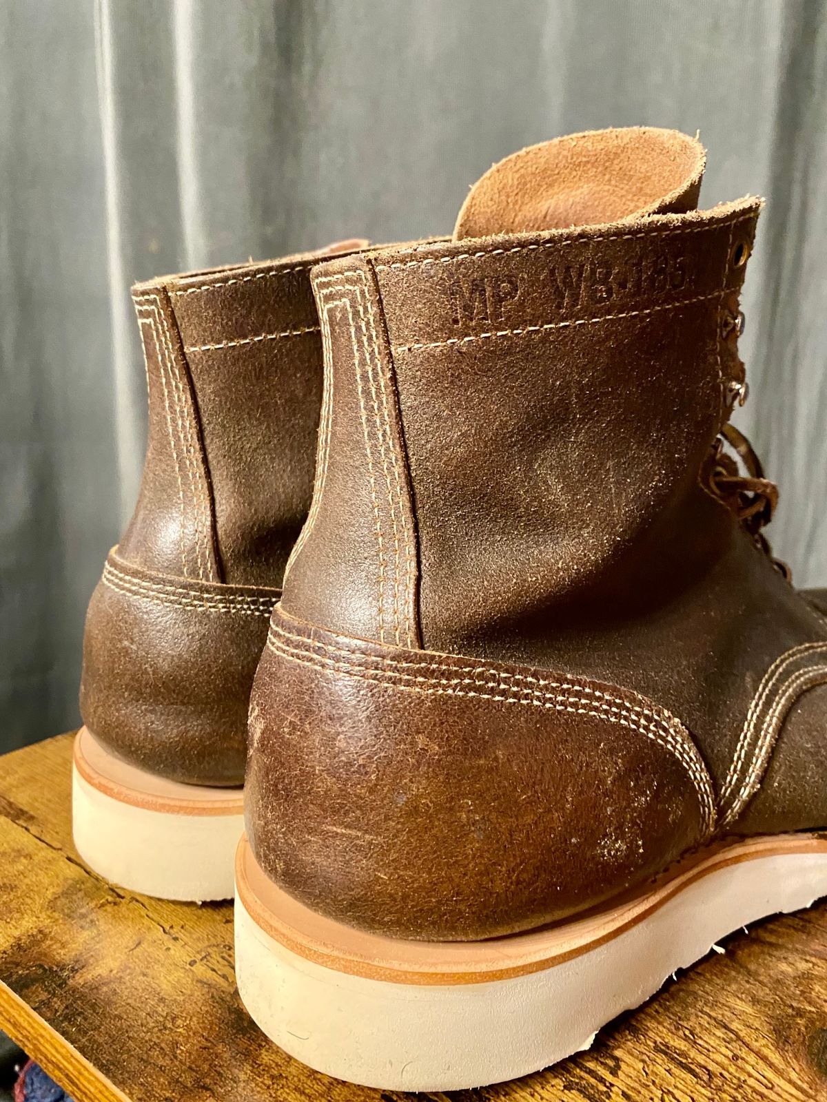 Photo by Hellraysaz on December 20, 2024 of the White's MP-Sherman Toe Cap in Horween Olive Waxed Flesh.