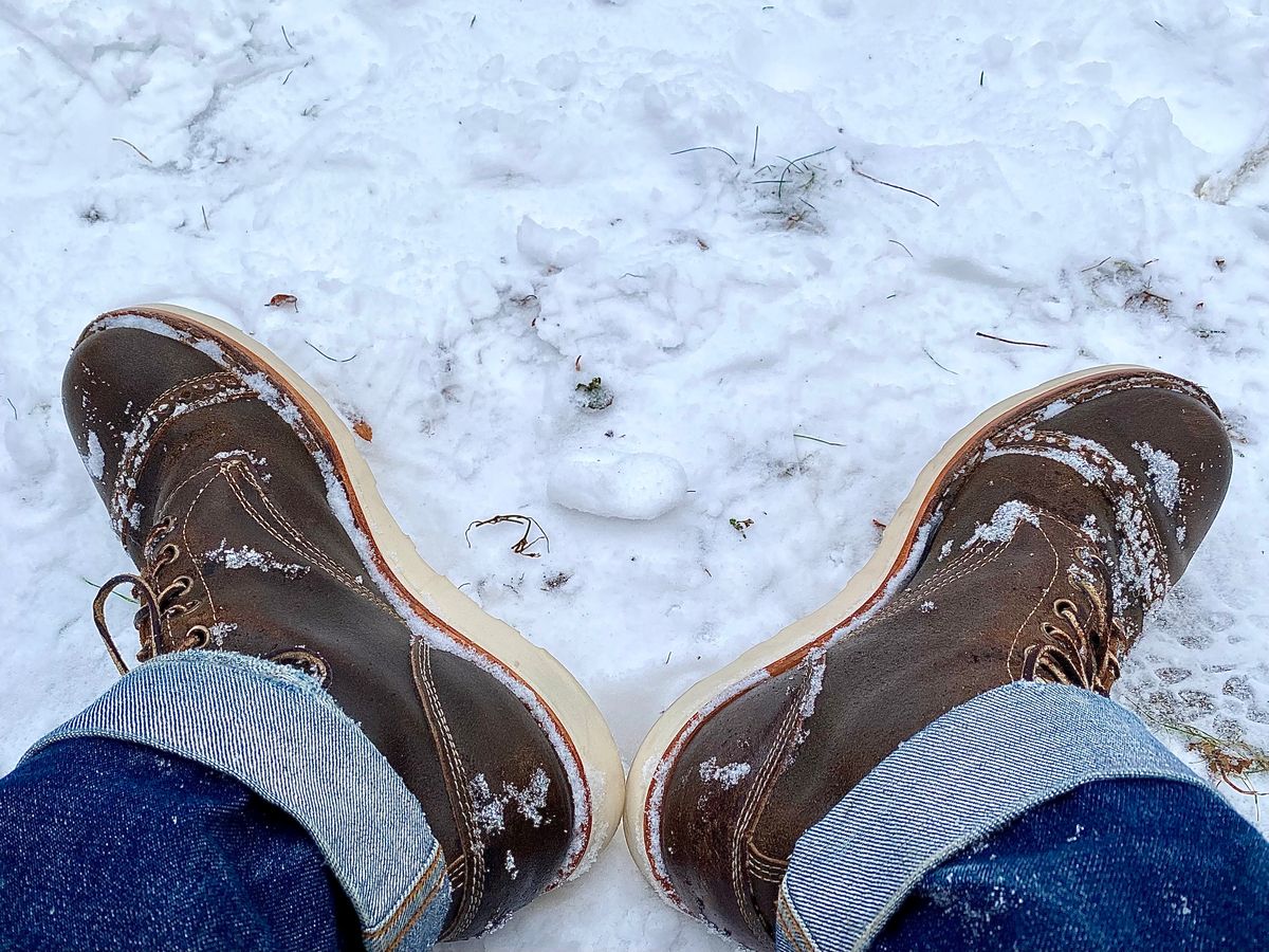 Photo by Hellraysaz on December 27, 2024 of the White's MP-Sherman Toe Cap in Horween Olive Waxed Flesh.
