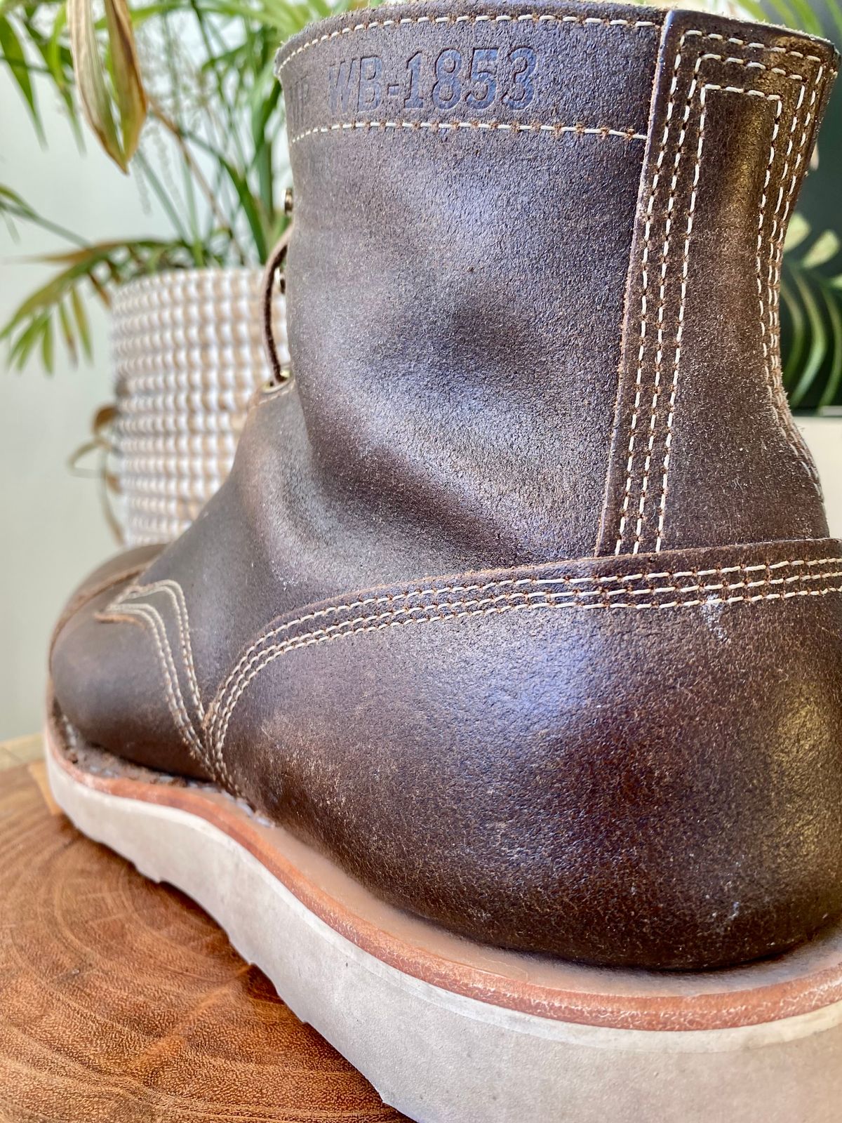 Photo by Hellraysaz on February 12, 2025 of the White's MP-Sherman Toe Cap in Horween Olive Waxed Flesh.