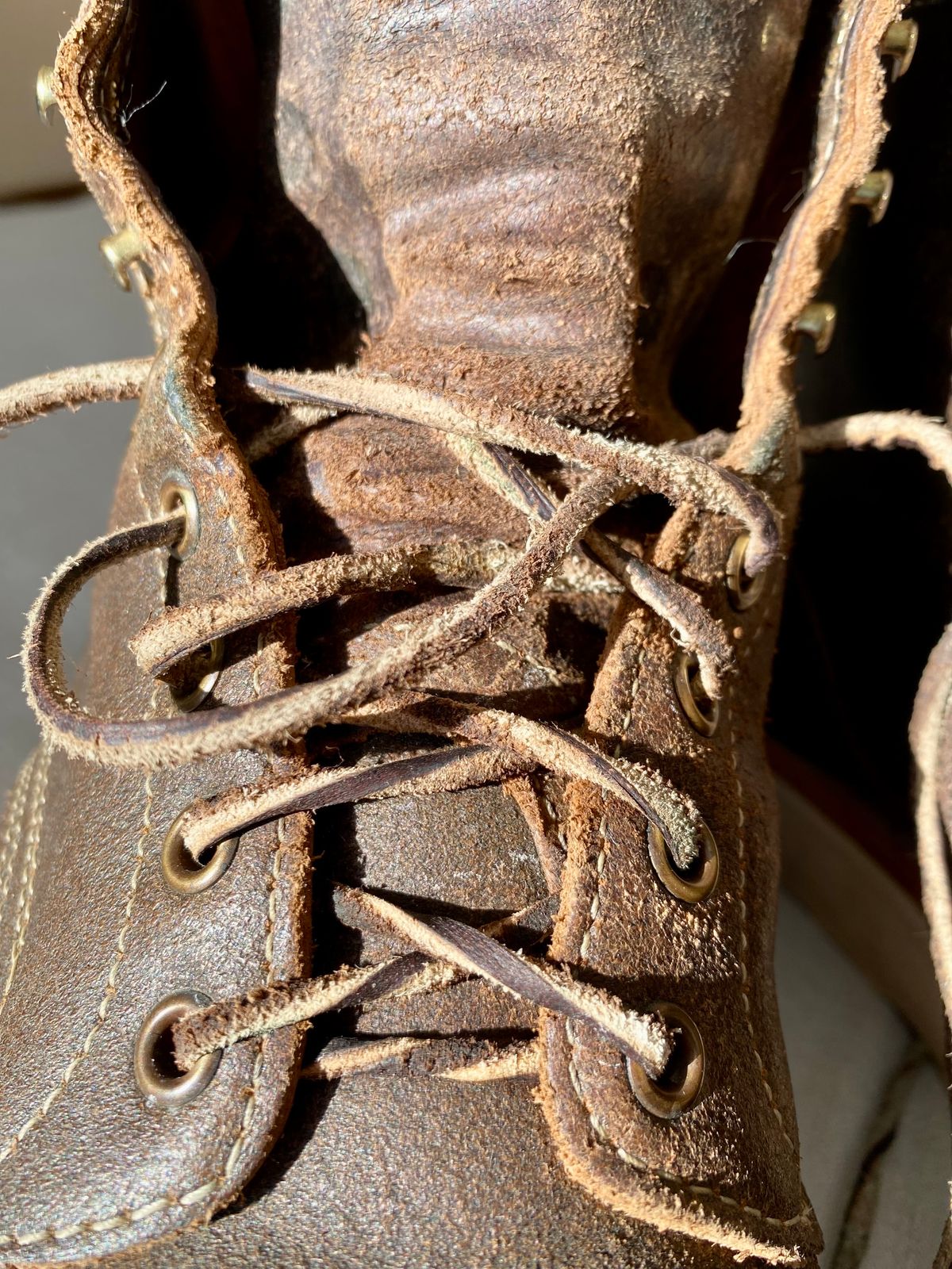 Photo by Hellraysaz on February 19, 2025 of the White's MP-Sherman Toe Cap in Horween Olive Waxed Flesh.