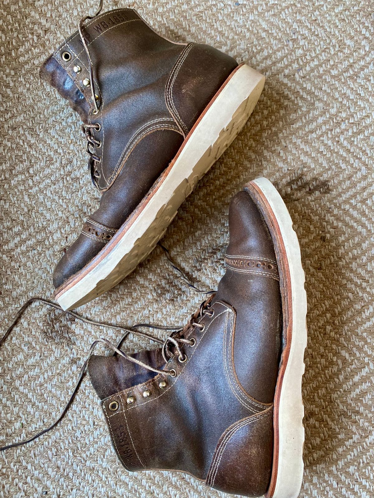Photo by Hellraysaz on February 24, 2025 of the White's MP-Sherman Toe Cap in Horween Olive Waxed Flesh.