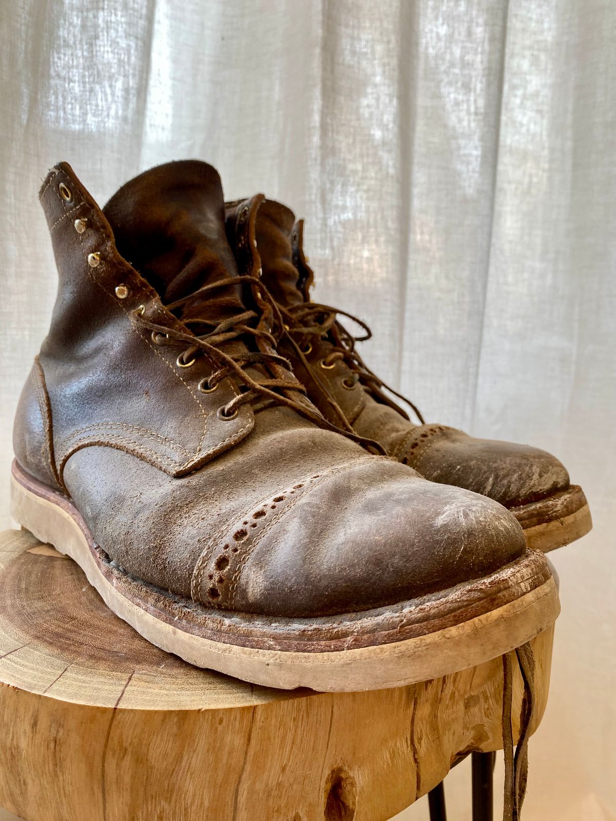 Photo by Hellraysaz on April 12, 2026 of the White's MP-Sherman Toe Cap in Horween Olive Waxed Flesh.
