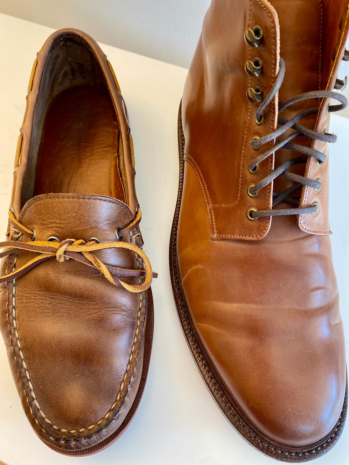 Photo by Hellraysaz on September 15, 2023 of the Rancourt & Co. Gilman Camp Moc in Horween Natural Chromexcel.