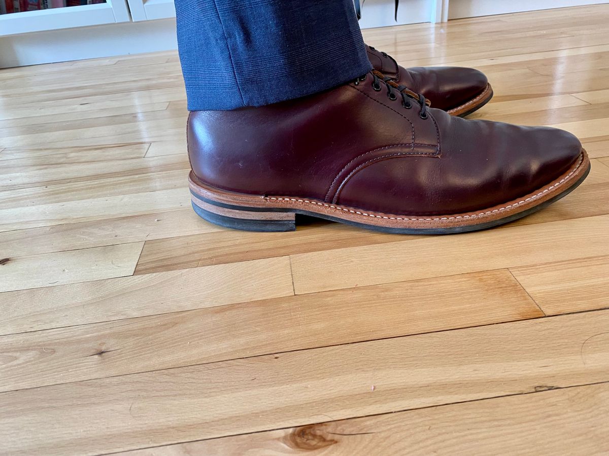 Photo by Hellraysaz on March 11, 2023 of the White's Main Street in Horween Color 8 Chromexcel.