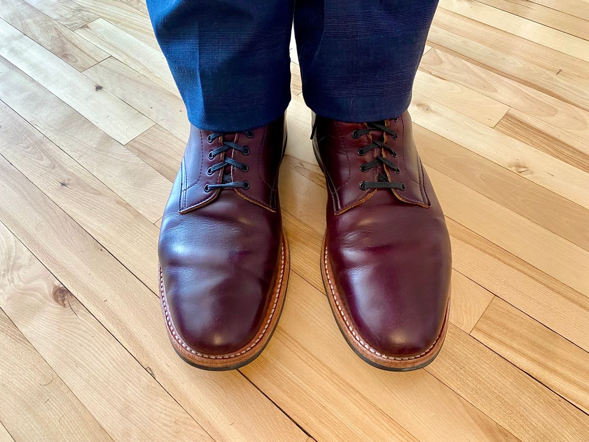 Photo by Hellraysaz on March 11, 2023 of the White's Main Street in Horween Color 8 Chromexcel.