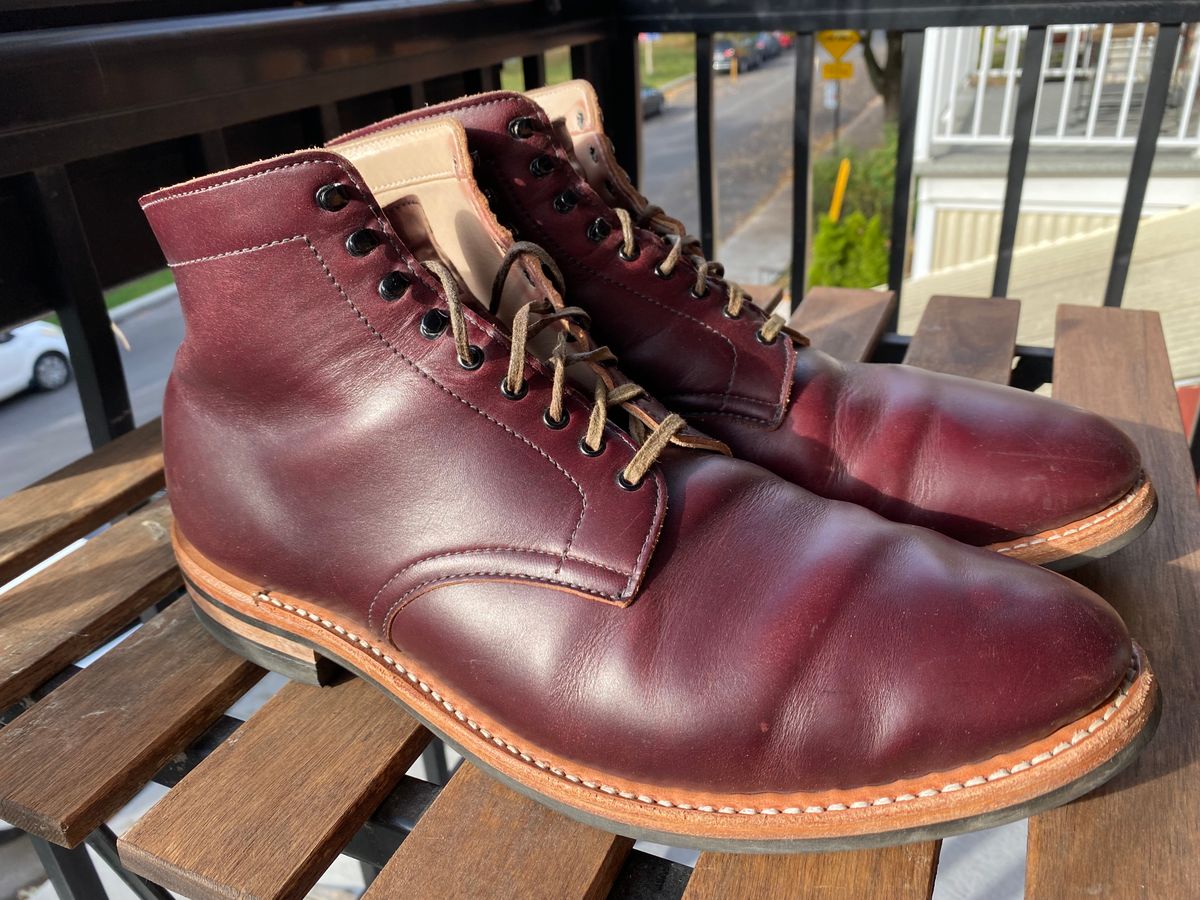 Photo by Hellraysaz on October 27, 2021 of the White's Main Street in Horween Color 8 Chromexcel.