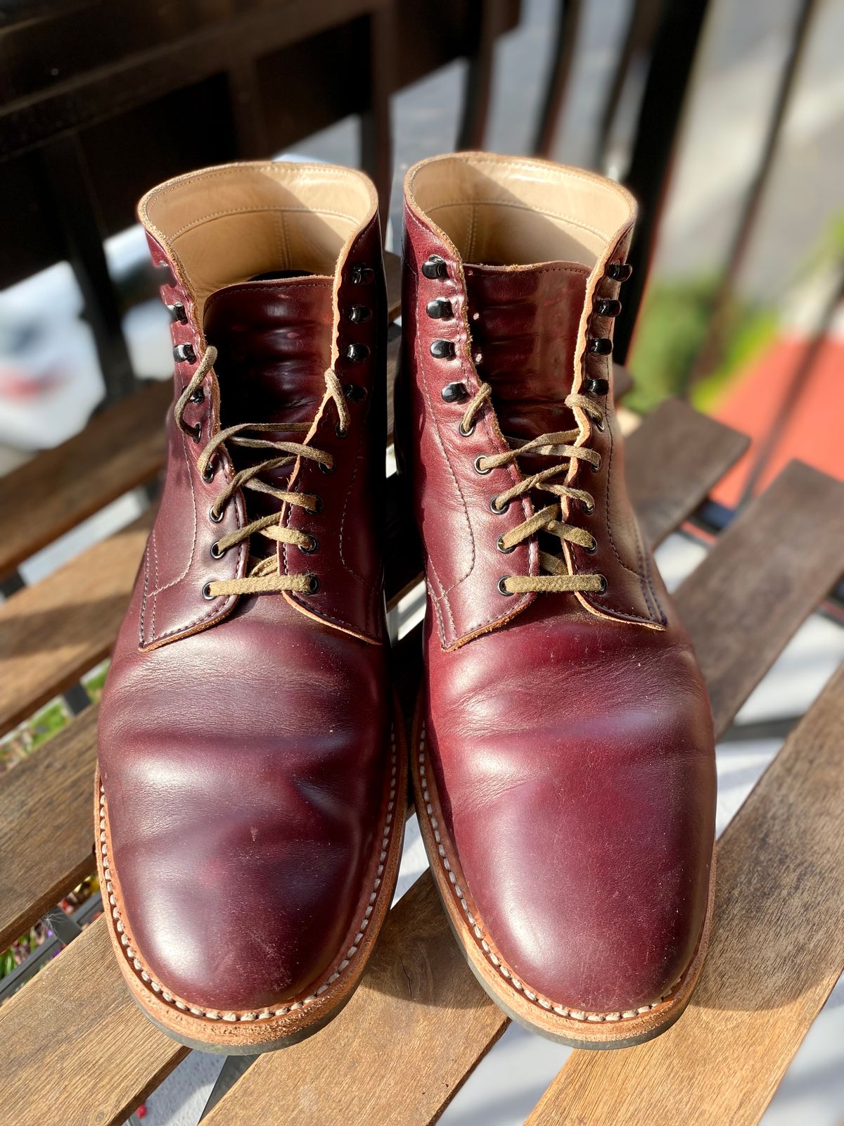 Photo by Hellraysaz on October 27, 2021 of the White's Main Street in Horween Color 8 Chromexcel.